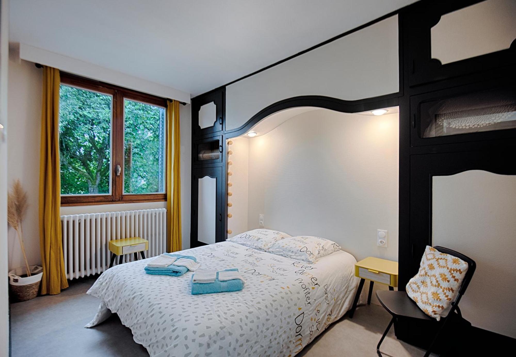 Les Cantinieres - Bourgoin Jallieu - Jardin Prive Ruy-Montceau Exterior photo